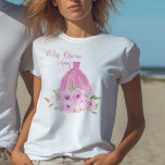 Mis Quince Anos Rosa Princess Blommigt 15:e födels T Shirt<br><div class="desc">Söt blommigt quinceanera t-shirt med rosa och guld prinsessa klänning och vacker rosa ros och blommor. Mis Quince Anos är skript för elegant. Bläddra i min Galaxy-Blommigt för matchande objekt och meddela mig om du behöver något annat.</div>