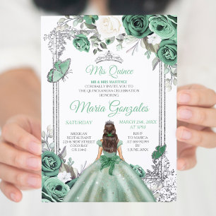Mis Quince Dusty Grönt & Silver Blommigt Quinceane Inbjudningar