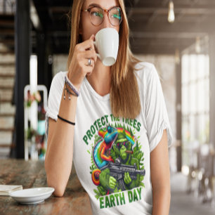 Mischievent Monkey och Regnbåge Gun T Shirt