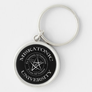 Miskatonic Universiteten Round Keychain Rund Silverfärgad Nyckelring