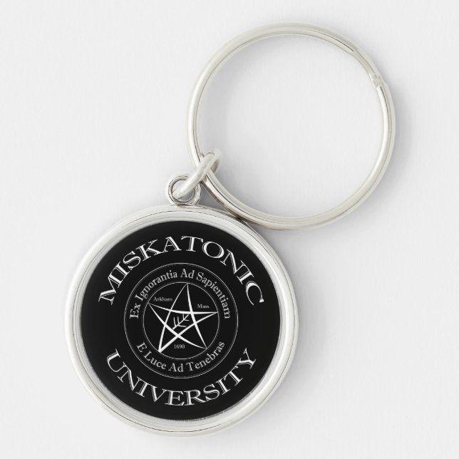 Miskatonic Universiteten Round Keychain Rund Silverfärgad Nyckelring (Framsidan)