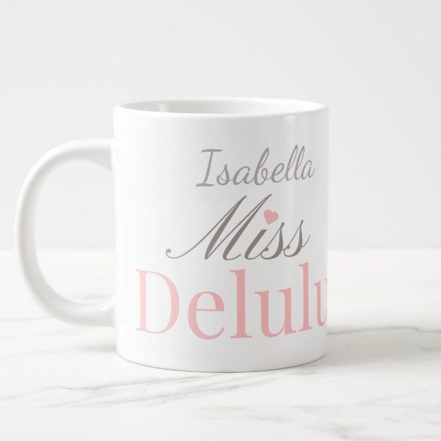 Miss Delulu, Funny Pink Aesthetic Gift for Her Jumbo Mugg (Vänster)