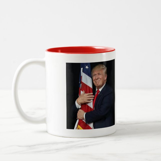 Missa du mig än - President Trump Två-Tonad Mugg (Vänster)