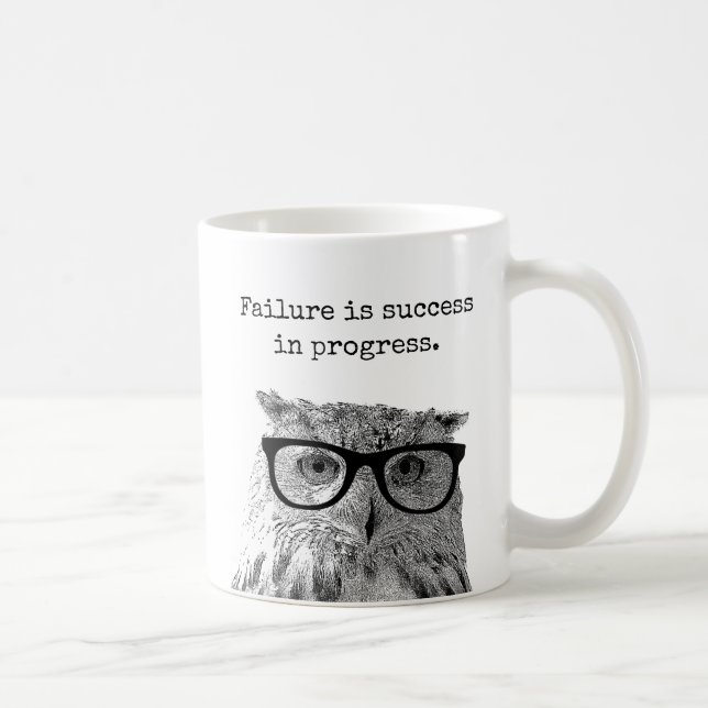 Misslyckandet är en framgång i ett motiverat citat kaffemugg (Höger)