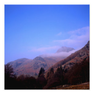 Mist the Langdale Pikes Sjö District England Fototryck