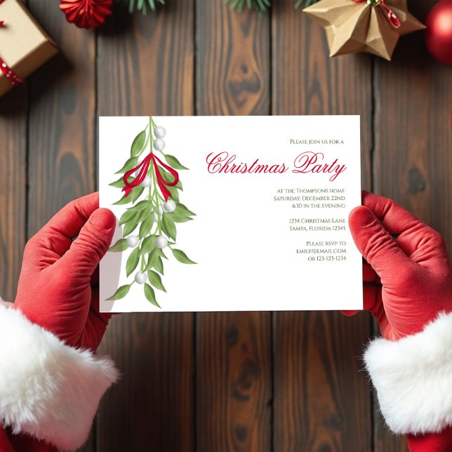 Mistletoe Greenery Christmas Party Custom  Inbjudningar (Christmas Party Mistletoe Holiday Invitations.)
