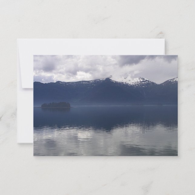 Misty Alaska Sea in Shades of Blue (Framsida)