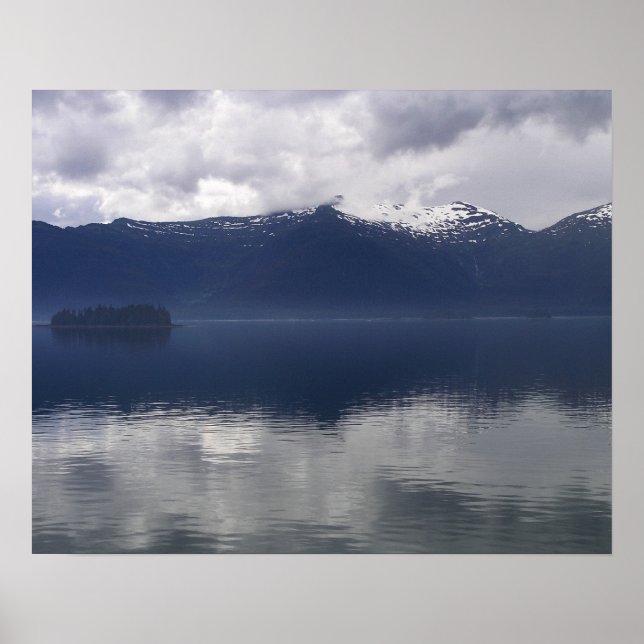 Misty Alaska Sea in Shades of Blue Poster (Framsidan)