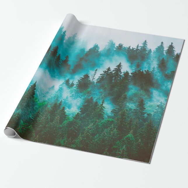 Misty foggy Bergslandskap med fir skog och Presentpapper (Utrullad)