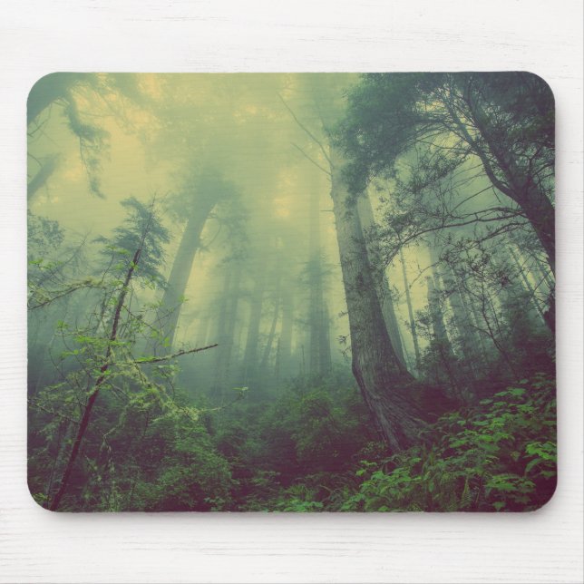 Misty Forest Grönt Träd Musmatta (Framsidan)