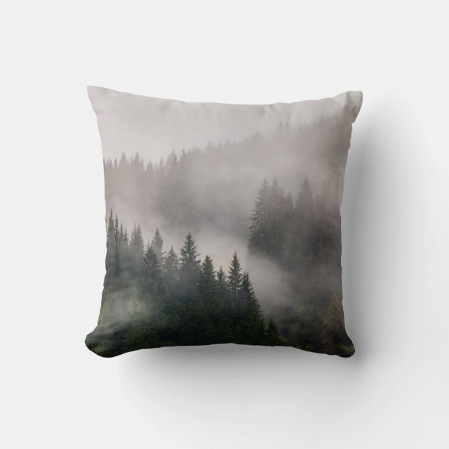 Misty Forest i bergen Kudde (Framsida)
