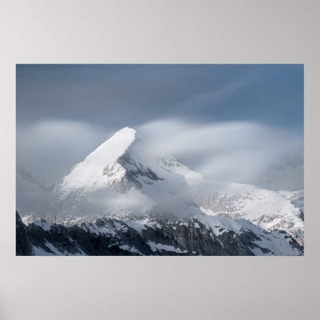 Misty moln över berget Grintovec, Slovenien Poster (Framsidan)