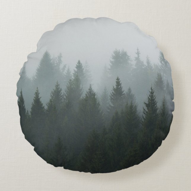 Misty Mountain Forest Autumn Fog Rund Kudde (Framsidan)