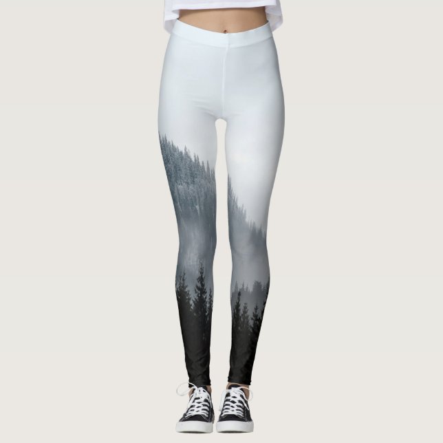 Misty Mountain Forest: Scenia Ligcape View Leggings (Framsida)