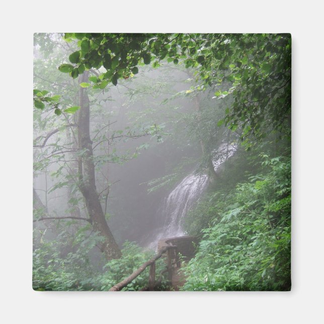 Misty Mountain Magnet (Framsidan)