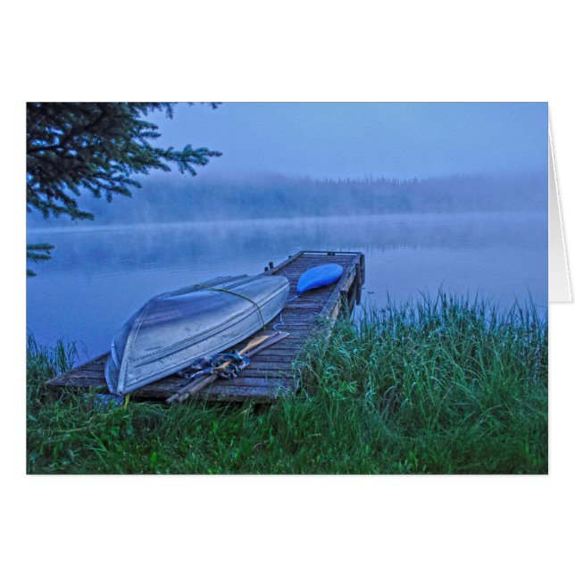 Misty Sjö, Dock, Row Boat & Kayak Nature Scene Hälsningskort (Framsidan Horizontal)