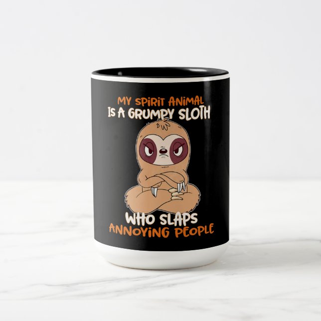 Mitt andliga djur är en grumpy Sloth Två-Tonad Mugg (Center)