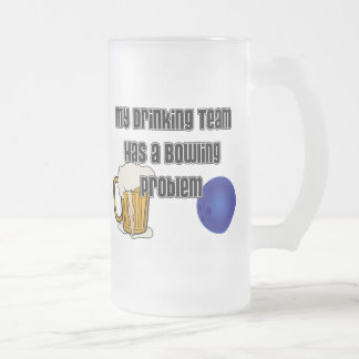 Mitt dricka lag har ett bowlingproblem frostat ölglas