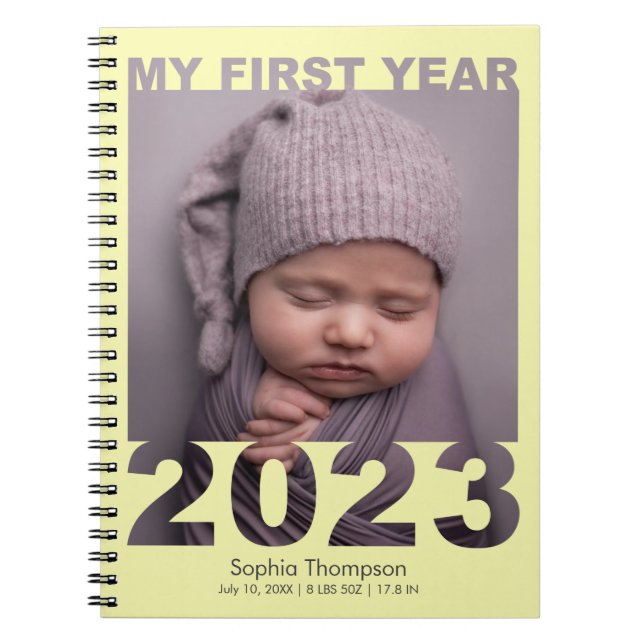 Mitt första år 2023 Modern Baby-fotoGult Anteckningsbok (Framsidan)