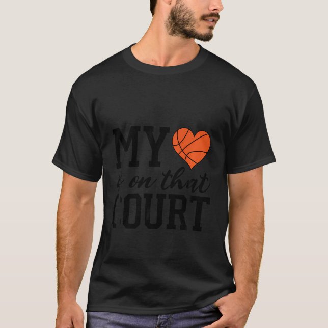 Mitt hjärta är på den där domstolen Basketball Äls T Shirt (Framsida)
