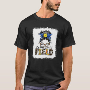 Mitt hjärta är spruckt på Fält Softball Mamma. T Shirt