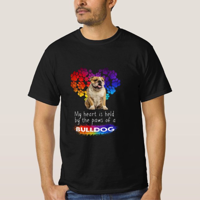 Mitt hjärta hålls av Tassen på en bulldog T Shirt (Framsida)