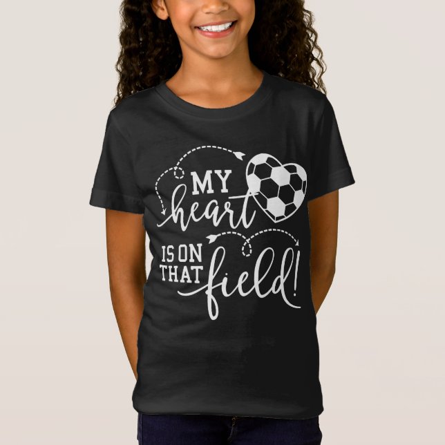Mitt hjärta ligger på Fält, för fotboll Mamma T Shirt (Framsida)