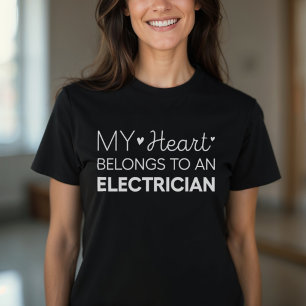 Mitt hjärta tillhör en elektriker Söt elektriker T Shirt