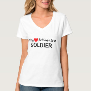 Mitt hjärta tillhör till en soldat t-shirt