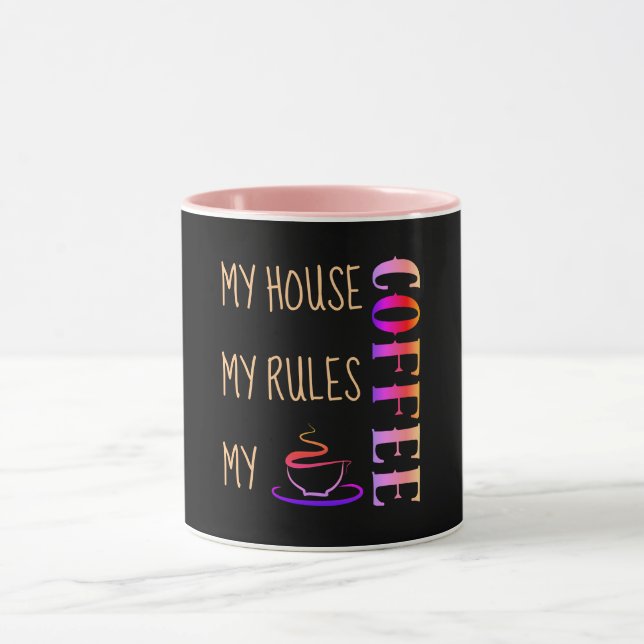 Mitt Hus Mina Regler Mitt Kaffe Svart Mugg (Center)