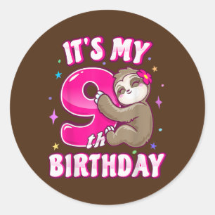 Mitt nionde födelsedag nio Rosa Sloth Girl Theme Runt Klistermärke