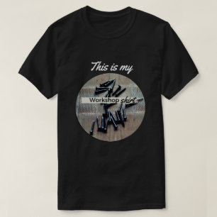Mitt verktyg för grotta för man för t shirt