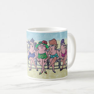 Mitten åldras badstrandstrandsträdar Kaffe koppar