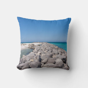 Mitten i Jetty Pillow på ön Snäcka Kudde