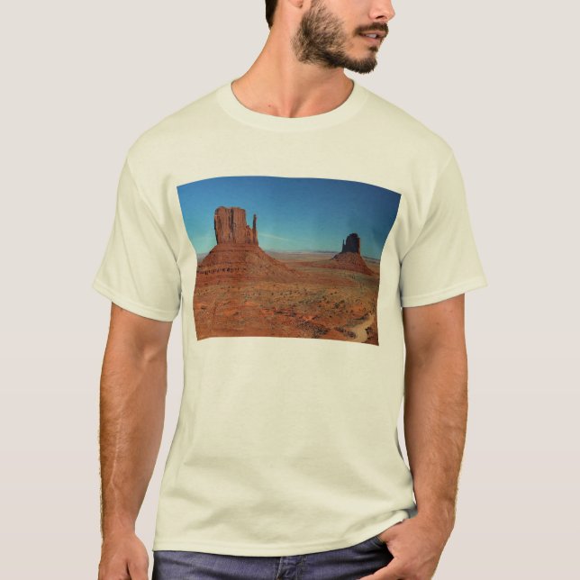 Mittens in Death Valley T-Shirt (Framsida)