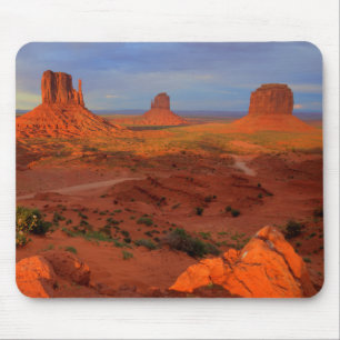 Mittens, Monument valley, AZ Musmatta