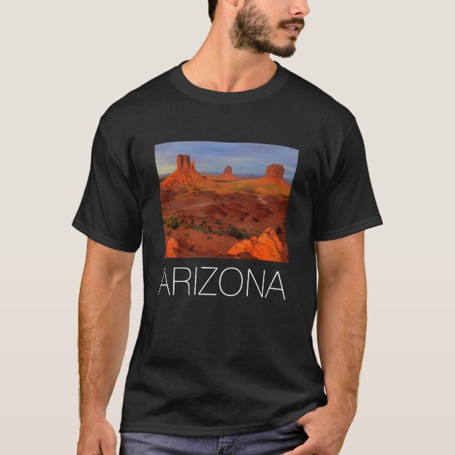 Mittens, Monument valley, AZ T-shirt (Framsida)