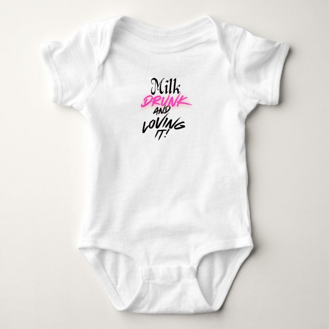 Mjölk Drunk & Loving It - BabyWear T Shirt (Framsida)