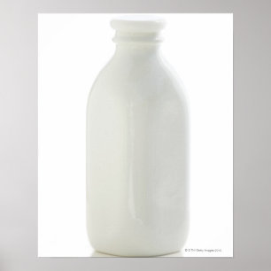 Mjölk flaska mot vit bakgrund poster