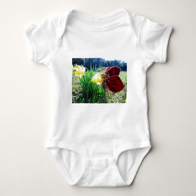 Mjölk i Daffodils T-shirt (Framsida)