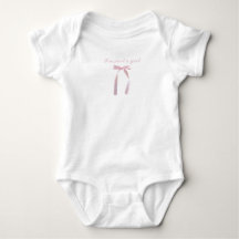 mjuk babybodysuit med fin estetik
