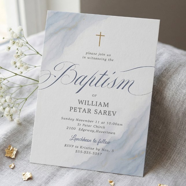Mjuk Blå Marmor Kors Döpelse Inbjudningar (Blue Marble Baptism Invitation with Gold Cross and Elegant Script)