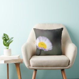 Mjuk blomfotografering kastkudde – Minimalistisk Kudde