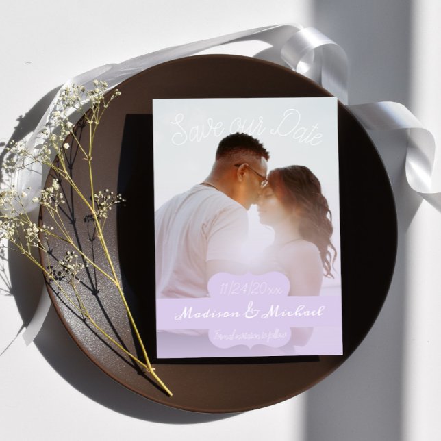 Mjuk Lila Photo Spara datum meddelande Inbjudningar (Soft Purple Banner Photo Save the Date)