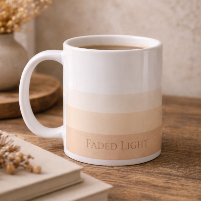 Mjuk Ljushorisont Klassisk Mugg, 33 cl Kaffemugg (Subtle dawn inspired design with clean typography for calm daily rituals)