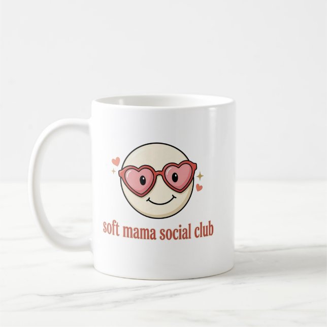 Mjuk Mama Social Club Logotyp Kaffemugg (Vänster)