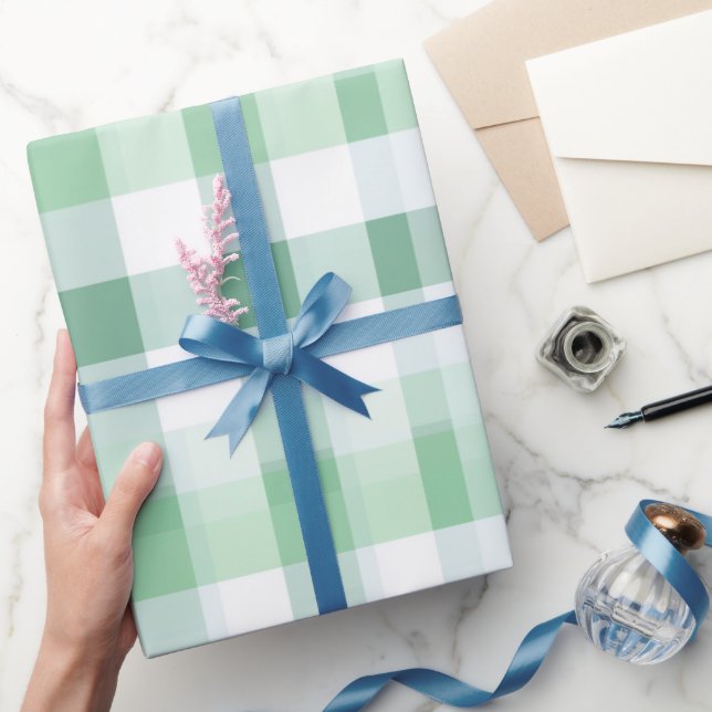 Mjuk mintgrön vit färsk gingham-rutig mönster presentpapper (Gifting)