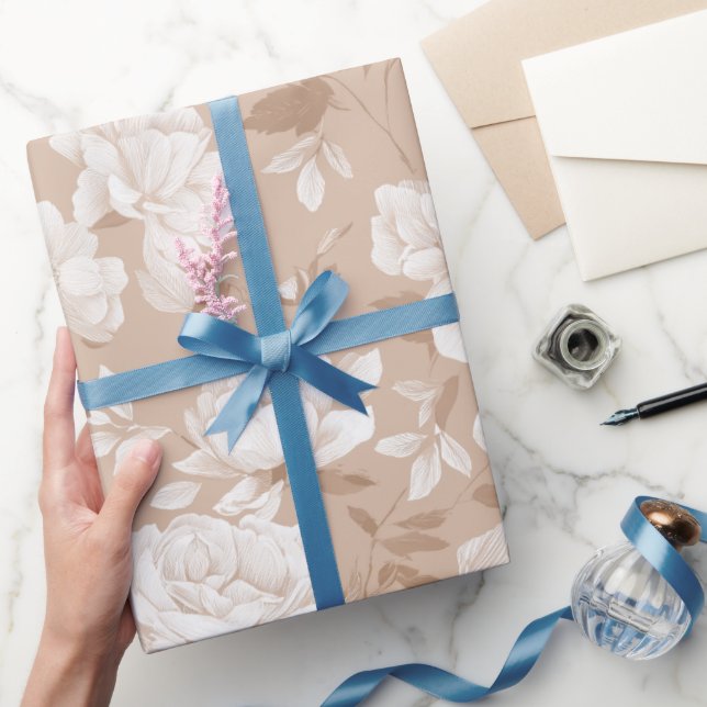 Mjuk Neutral Ros Beige Blommönster Presentpapper (Gifting)