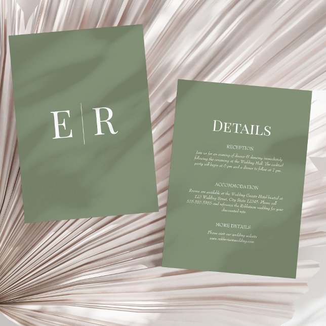 Mjuk Oliv grönt Monogram Bröllop-informationskort Inbjudningar (Soft Olive Green Monogram Wedding Details Card on a sunny neutral dry palm leaf.)
