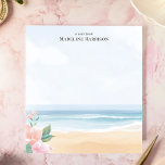 Mjuk pastel Beach Ocean Blommigt Personlig Namn Anteckningsblock<br><div class="desc">Bygg upp det lugna havsområdet med det här anteckningsblocket i personligen. En serenstrandscen med mjuka vinkara, mjuka sand och ömtåliga rosa blommor tar den nedre delen av formgivningen. Pastellpaletten färg skapar en lugnande känsla och en känsla av elegant. Lägg till anpassningsbarna för att göra det här anteckningsblocket till ett unikt...</div>
